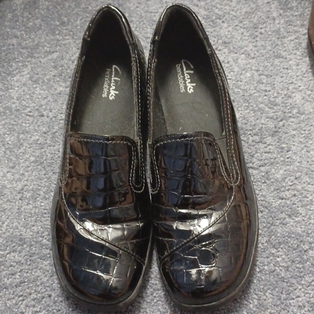 Clarks black patent leather shoes Sz 9